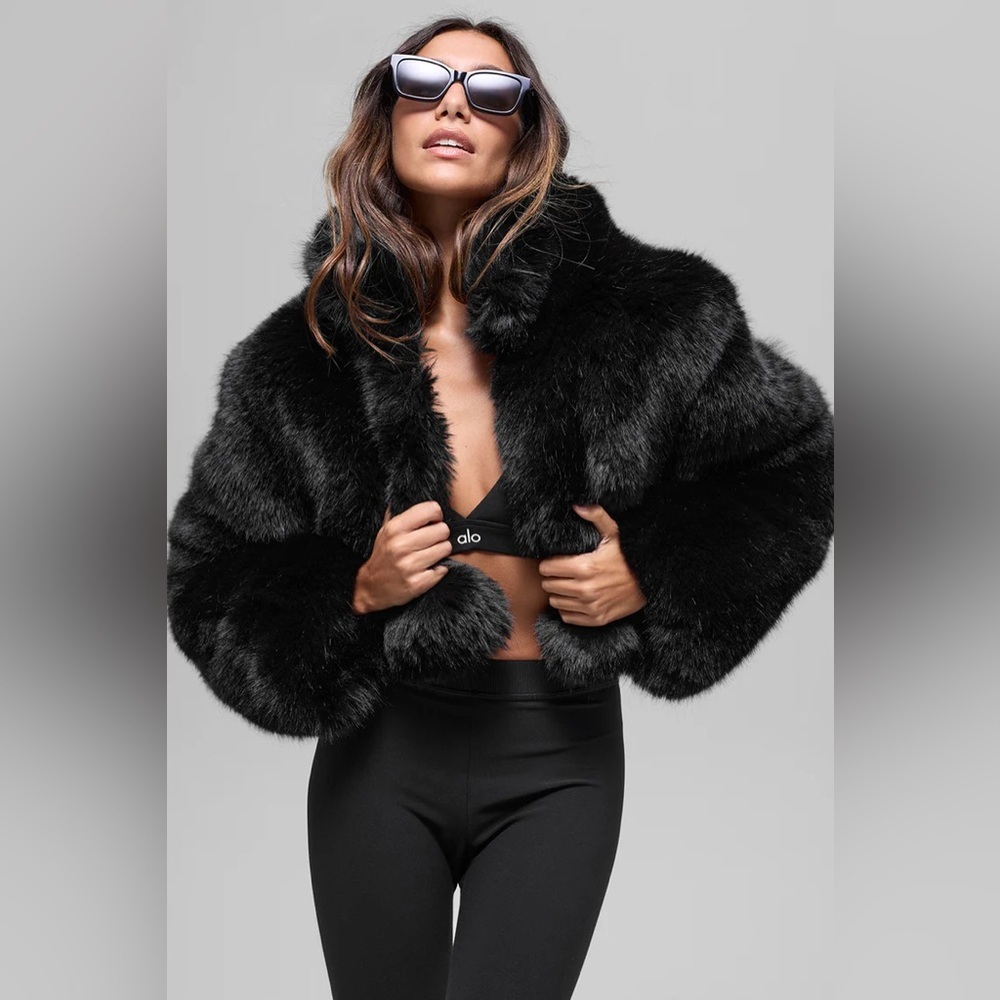 ALO YOGA | ✨NEW✨ Opulent Faux Fur Cropped Jacket in Black